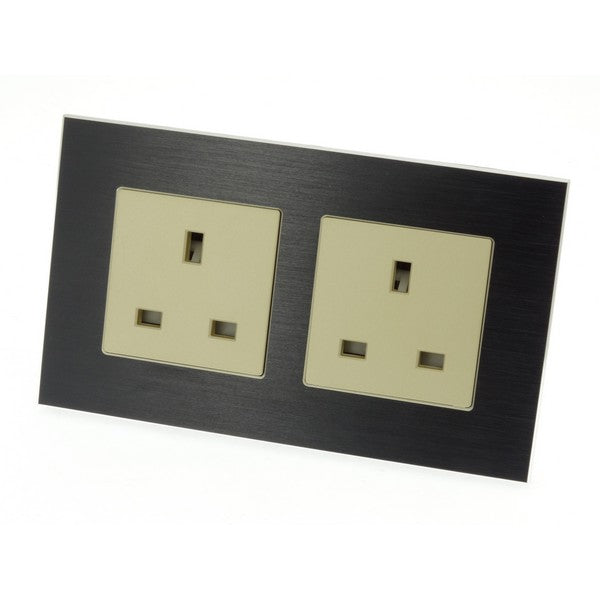 I LumoS Black Unswitched Brushed Aluminium UK 13A Wall Plug Double Socket