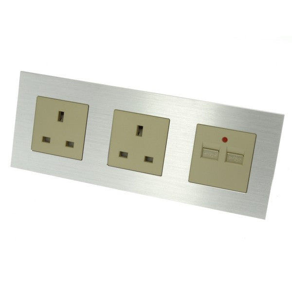 I LumoS Luxury Silver Brushed Aluminium Frame Double 13A UK + 2.1A USB Plug Triple Socket