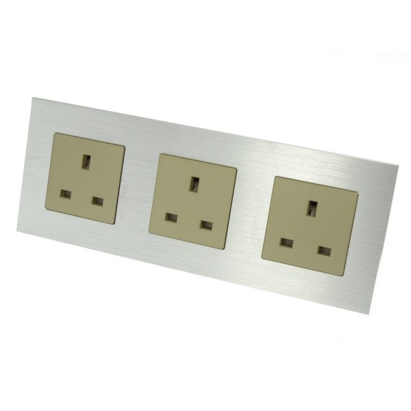 I LumoS Luxury Unswitched Silver Brushed Aluminium UK 13A Wall Plug Triple Socket